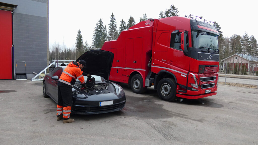 Tiepalvelu auttaa ongelmatilanteissa